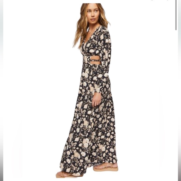 Forever 21 Black and Cream Floral Cut Out Long Sleeve Maxi Dress - Picture 2 of 3